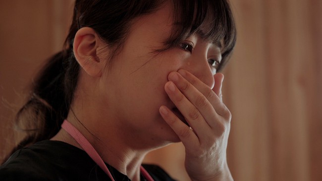 Bà mẹ U50 ôm mặt khóc sau cuộc nói chuyện với em gái: Bà mẹ U50 ôm mặt khóc sau cuộc nói chuyện với em gái: