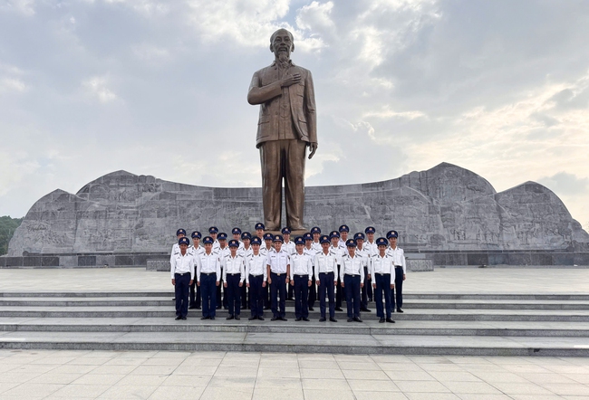 Tuổi trẻ Bộ Tư lệnh V&ugrave;ng Cảnh s&aacute;t biển 4: S&ocirc;i nổi c&aacute;c hoạt động Ng&agrave;y Thanh ni&ecirc;n c&ugrave;ng h&agrave;nh động- Ảnh 4.