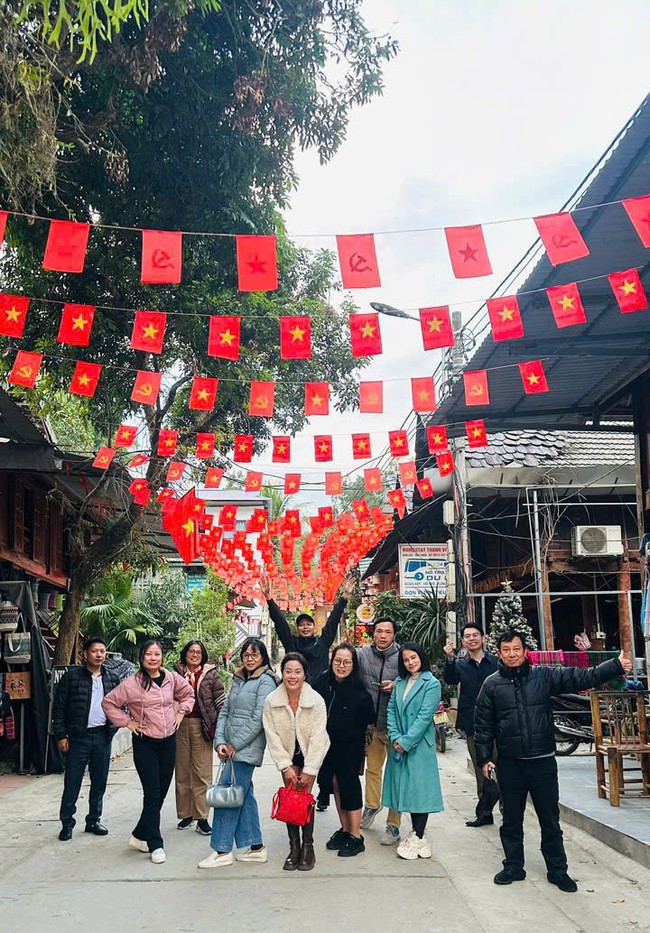 Ch&agrave;o năm mới 2026: Tạp ch&iacute; Thanh ni&ecirc;n c&ugrave;ng tuổi trẻ Việt Nam tự h&agrave;o, vững tin theo Đảng
- Ảnh 24.