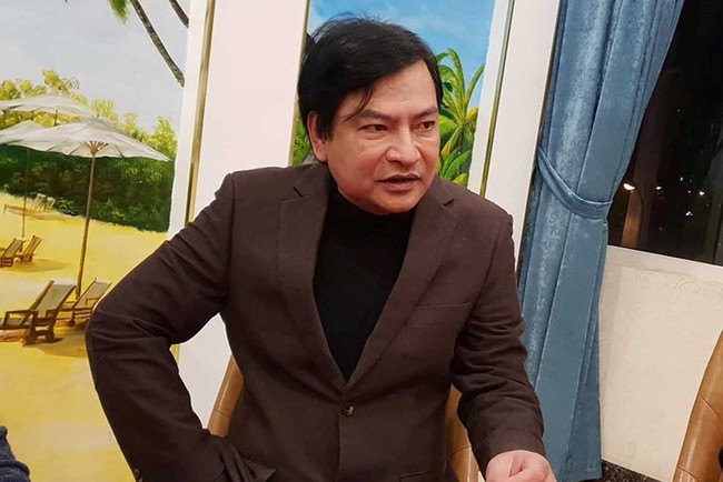 Nam NSND được con ri&ecirc;ng của vợ 2 gọi l&agrave; &ldquo;ba&rdquo;, hạnh ph&uacute;c b&ecirc;n người vợ thật th&agrave;, ng&acirc;y ng&ocirc; trong căn hộ 150m2.- Ảnh 2.