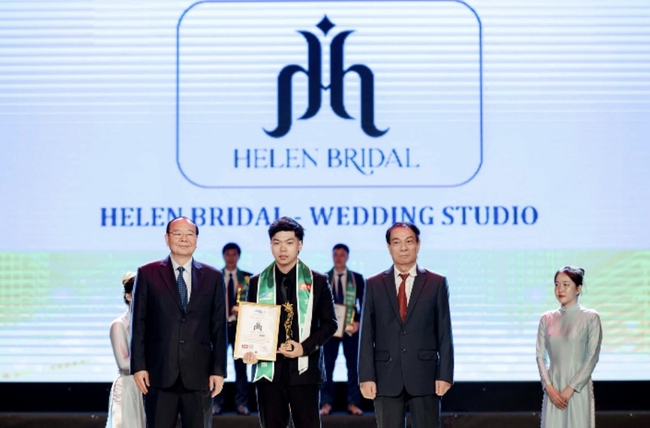 Người phụ nữ gần 30 năm “may giấc mơ cô dâu”- Ảnh 5. Người phụ nữ gần 30 năm “may giấc mơ cô dâu”- Ảnh 5.