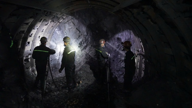 Tuổi trẻ C&ocirc;ng ty 45 - Ti&ecirc;n phong bền bỉ nơi hầm mỏ- Ảnh 2.