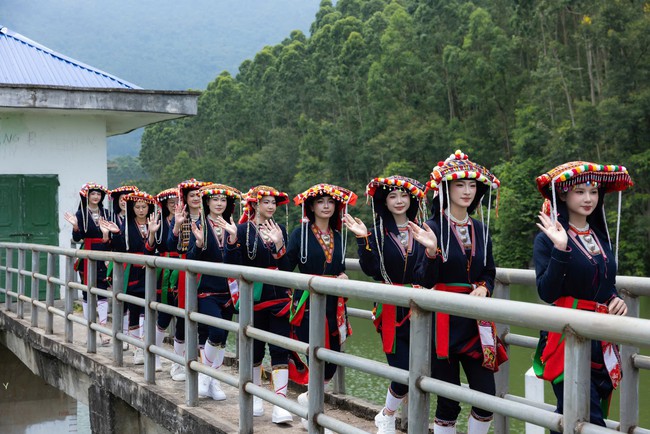 H&agrave;nh tr&igrave;nh kh&aacute;m ph&aacute; văn h&oacute;a người Dao Quần Chẹt của Hoa hậu Văn h&oacute;a Việt Nam to&agrave;n cầu- Ảnh 3.