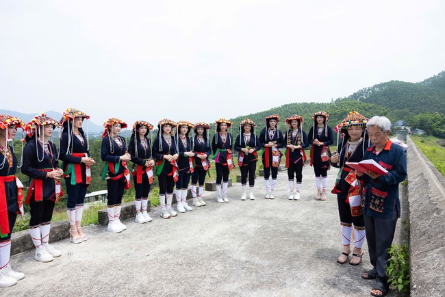 H&agrave;nh tr&igrave;nh kh&aacute;m ph&aacute; văn h&oacute;a người Dao Quần Chẹt của Hoa hậu Văn h&oacute;a Việt Nam to&agrave;n cầu- Ảnh 4.