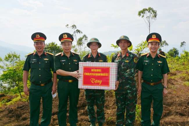 Lực lượng vũ trang Qu&acirc;n khu 2: Tiếp nối mạch nguồn tri &acirc;n, lan tỏa văn h&oacute;a nghĩa t&igrave;nh- Ảnh 2.