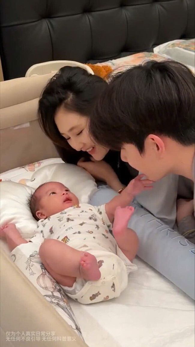 Sự kh&aacute;c biệt giữa đứa trẻ chỉ ngủ với mẹ hoặc bố v&agrave; đứa trẻ được ngủ c&ugrave;ng cả bố lẫn mẹ- Ảnh 5.