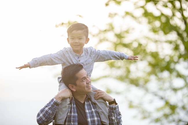Kh&ocirc;ng phải b&agrave;, cũng chẳng phải mẹ: Nghi&ecirc;n cứu chỉ ra người chăm trẻ n&agrave;y c&oacute; thể gi&uacute;p con th&ocirc;ng minh hơn- Ảnh 1.