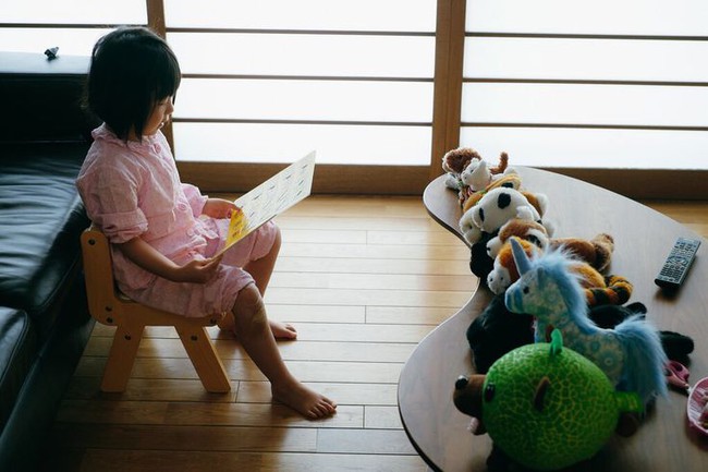 Đừng qu&aacute;t th&aacute;o con nữa: 10 việc cha mẹ n&ecirc;n l&agrave;m trước khai giảng để con mau ổn định lại nề nếp- Ảnh 1.