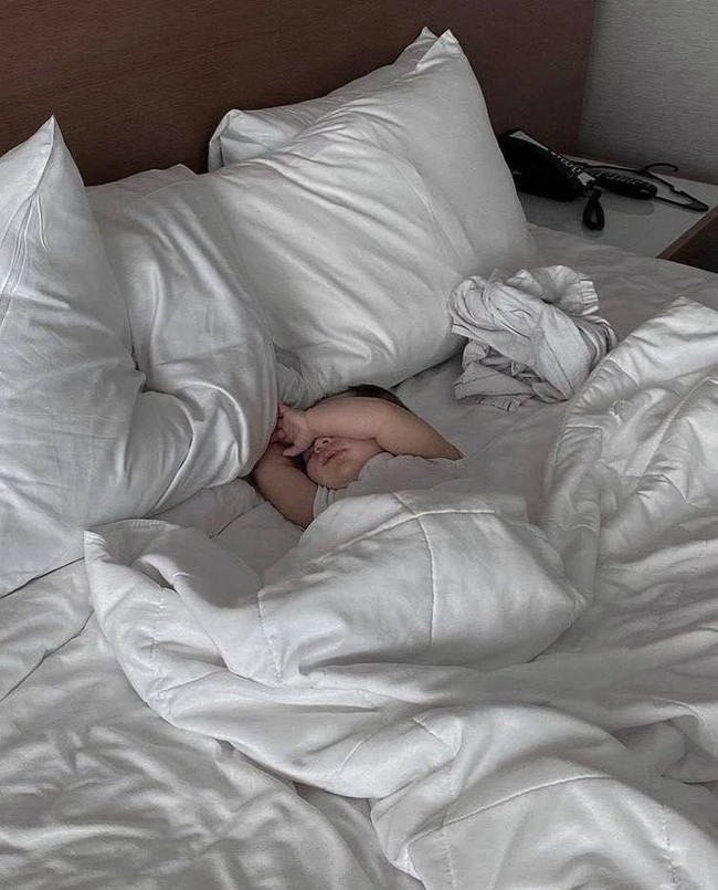 V&igrave; sao người xưa ki&ecirc;ng chụp ảnh trẻ sơ sinh khi đang ngủ?- Ảnh 1.