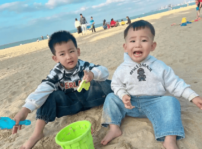 Một đứa trẻ được mẹ chăm, một đứa trẻ được b&agrave; chăm: Chỉ 5 năm sau đ&atilde; thấy kh&aacute;c biệt- Ảnh 3.