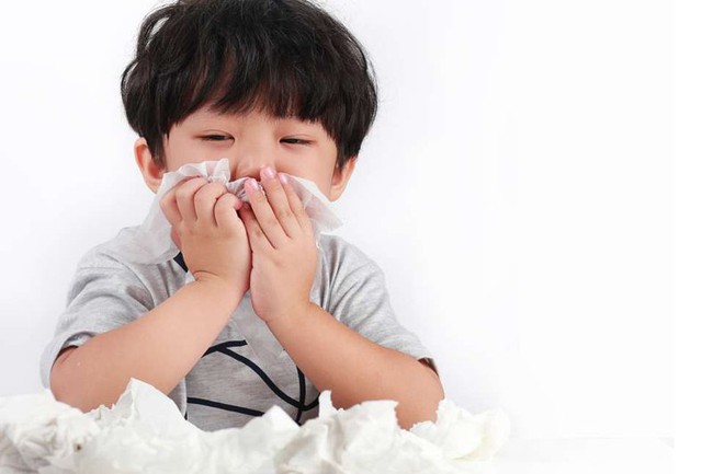 V&igrave; sao trẻ hay bị sổ mũi khi thời tiết thay đổi?- Ảnh 2.