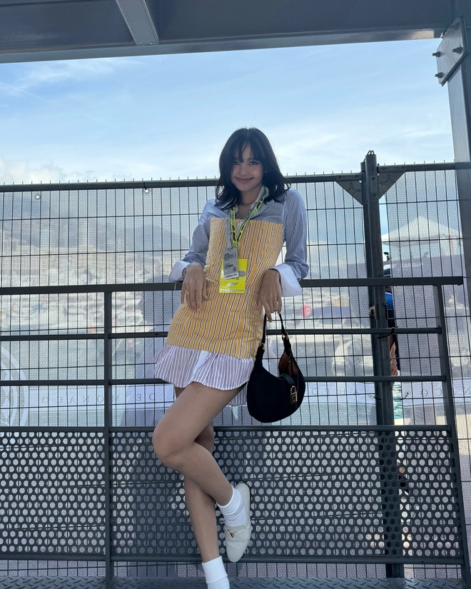 Lisa dạo gần đây đẹp đỉnh cao về cả nhan sắc lẫn phong cách, ngắm mãi không chán- Ảnh 13. Lisa dạo gần đây đẹp đỉnh cao về cả nhan sắc lẫn phong cách, ngắm mãi không chán- Ảnh 13.
