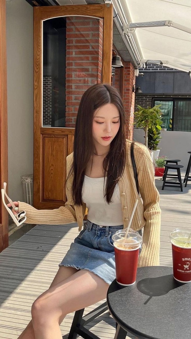 Có người nói cardigan là thứ "vô tri" với mùa thu, tôi không nghĩ vậy- Ảnh 2.