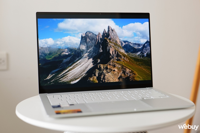 Trải nghiệm laptop AI ASUS Zenbook S 14: Intel quay trở lại cuộc đua với Lunar Lake, thời lượng pin đáng nể, GPU tích hợp mạnh mẽ- Ảnh 9.