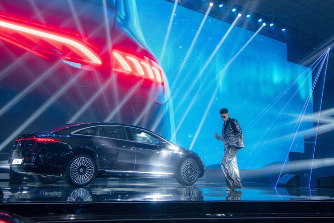 Chiêm ngưỡng dàn xe Mercedes-Benz mới nhất trị giá 150 tỷ tại Hà Nội: Có cả xe điện, xe hiệu suất cao, khu tiếp VIP- Ảnh 4. Chiêm ngưỡng dàn xe Mercedes-Benz mới nhất trị giá 150 tỷ tại Hà Nội: Có cả xe điện, xe hiệu suất cao, khu tiếp VIP- Ảnh 4.