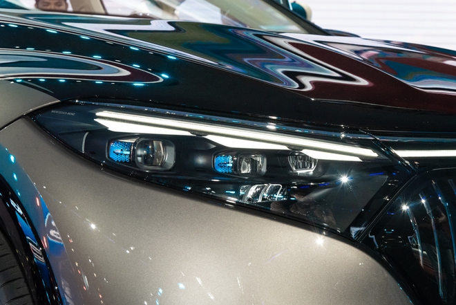 Mercedes-Maybach EQS 680 vừa ra mắt Việt Nam đã có khách chốt luôn tại sự kiện: Giá 7,61 tỷ, 3 màn hình, mạnh gần 660 mã lực, chạy 611km/sạc- Ảnh 5. Mercedes-Maybach EQS 680 vừa ra mắt Việt Nam đã có khách chốt luôn tại sự kiện: Giá 7,61 tỷ, 3 màn hình, mạnh gần 660 mã lực, chạy 611km/sạc- Ảnh 5.