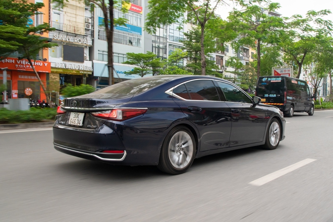 Xem Porsche rồi chốt Lexus ES là ô tô đầu đời, chủ xe chia sẻ: ‘Thích nhất không có nghĩa là đáng mua nhất’- Ảnh 16.