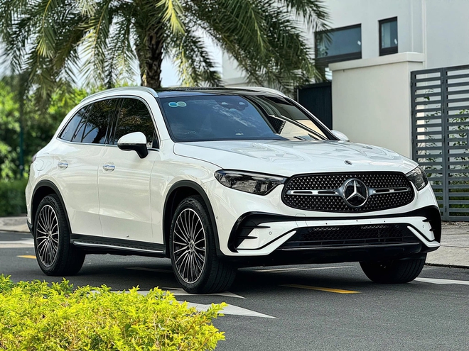 Nữ diễn viên phim giờ vàng VTV tậu Mercedes-Benz GLC 300 giá gần 2,8 tỷ đồng, CĐM đổ xô vào xin vía- Ảnh 10. Nữ diễn viên phim giờ vàng VTV tậu Mercedes-Benz GLC 300 giá gần 2,8 tỷ đồng, CĐM đổ xô vào xin vía- Ảnh 10.