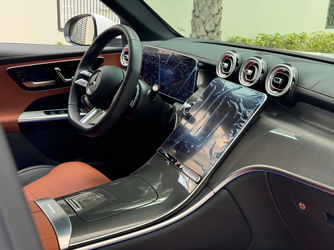 Nữ diễn viên phim giờ vàng VTV tậu Mercedes-Benz GLC 300 giá gần 2,8 tỷ đồng, CĐM đổ xô vào xin vía- Ảnh 14. Nữ diễn viên phim giờ vàng VTV tậu Mercedes-Benz GLC 300 giá gần 2,8 tỷ đồng, CĐM đổ xô vào xin vía- Ảnh 14.