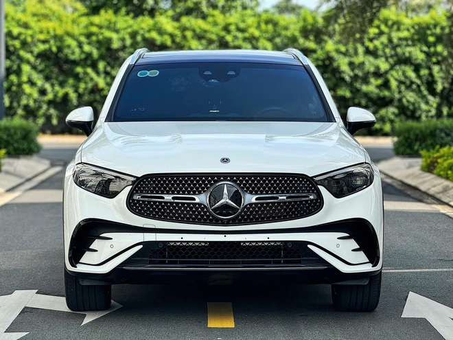 Nữ diễn viên phim giờ vàng VTV tậu Mercedes-Benz GLC 300 giá gần 2,8 tỷ đồng, CĐM đổ xô vào xin vía- Ảnh 11. Nữ diễn viên phim giờ vàng VTV tậu Mercedes-Benz GLC 300 giá gần 2,8 tỷ đồng, CĐM đổ xô vào xin vía- Ảnh 11.