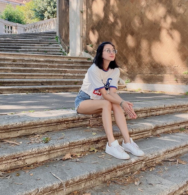 Nữ diễn viên Việt trẻ hơn nhiều so với tuổi 45, style năng động mà vẫn sang- Ảnh 11. Nữ diễn viên Việt trẻ hơn nhiều so với tuổi 45, style năng động mà vẫn sang- Ảnh 11.