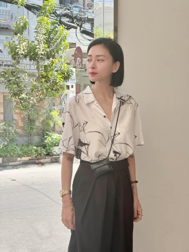 Nữ diễn viên Việt trẻ hơn nhiều so với tuổi 45, style năng động mà vẫn sang- Ảnh 6. Nữ diễn viên Việt trẻ hơn nhiều so với tuổi 45, style năng động mà vẫn sang- Ảnh 6.