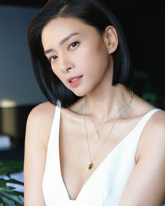 Nữ diễn viên Việt trẻ hơn nhiều so với tuổi 45, style năng động mà vẫn sang- Ảnh 1. Nữ diễn viên Việt trẻ hơn nhiều so với tuổi 45, style năng động mà vẫn sang- Ảnh 1.