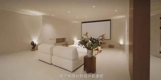 Tiên nữ thích mặc hở giờ hóa phú bà sống trong biệt thự 20.000m2, nuôi chó 21 tỷ- Ảnh 15. Tiên nữ thích mặc hở giờ hóa phú bà sống trong biệt thự 20.000m2, nuôi chó 21 tỷ- Ảnh 15.