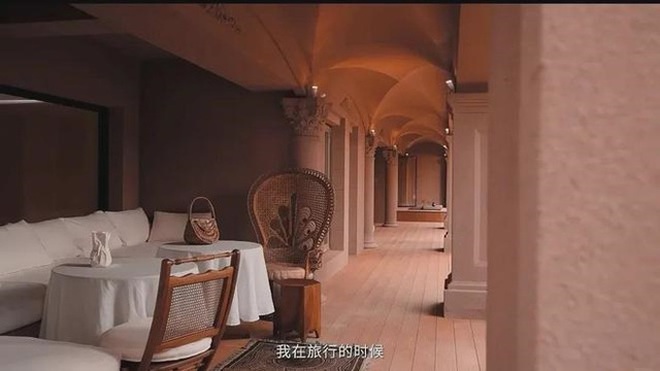 Tiên nữ thích mặc hở giờ hóa phú bà sống trong biệt thự 20.000m2, nuôi chó 21 tỷ- Ảnh 14. Tiên nữ thích mặc hở giờ hóa phú bà sống trong biệt thự 20.000m2, nuôi chó 21 tỷ- Ảnh 14.
