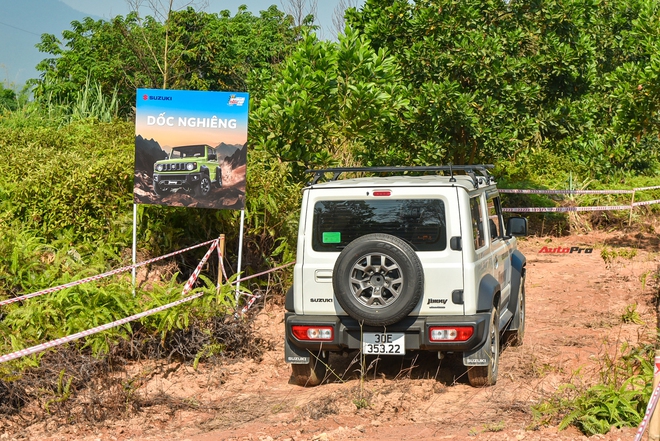 Trải nghiệm nhanh Suzuki Jimny trên đường off-road: Động cơ đủ dùng, hệ thống treo phải đặt đúng cung đường mới biết là 'ngon'- Ảnh 9.