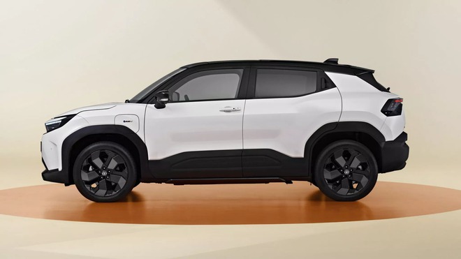 Toyota Urban Cruiser ra mắt: ‘Ruột’ Suzuki Vitara, nhiều công nghệ xịn, có AWD- Ảnh 8. Toyota Urban Cruiser ra mắt: ‘Ruột’ Suzuki Vitara, nhiều công nghệ xịn, có AWD- Ảnh 8.