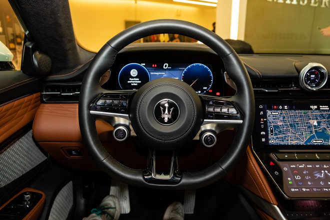 Chi tiết Maserati GranTurismo mới vừa ra mắt Việt Nam: Thiết kế mới, 3 màn hình, 490 mã lực, ADAS, bản thuần điện sẽ về năm sau- Ảnh 8. Chi tiết Maserati GranTurismo mới vừa ra mắt Việt Nam: Thiết kế mới, 3 màn hình, 490 mã lực, ADAS, bản thuần điện sẽ về năm sau- Ảnh 8.