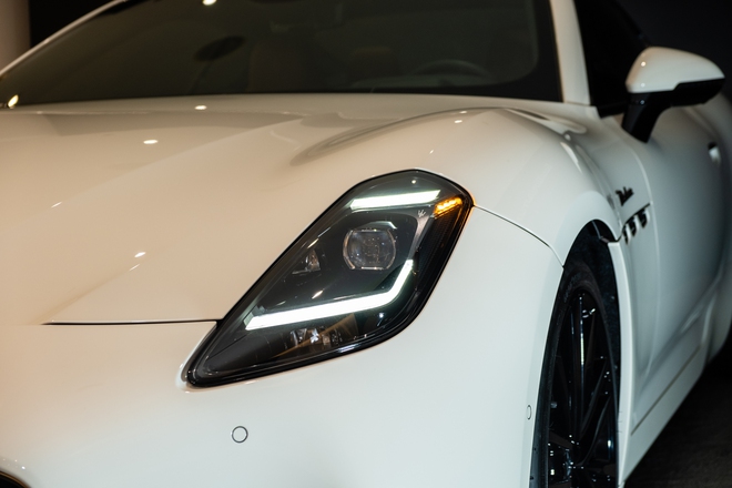 Chi tiết Maserati GranTurismo mới vừa ra mắt Việt Nam: Thiết kế mới, 3 màn hình, 490 mã lực, ADAS, bản thuần điện sẽ về năm sau- Ảnh 11. Chi tiết Maserati GranTurismo mới vừa ra mắt Việt Nam: Thiết kế mới, 3 màn hình, 490 mã lực, ADAS, bản thuần điện sẽ về năm sau- Ảnh 11.