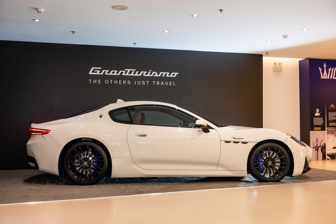 Chi tiết Maserati GranTurismo mới vừa ra mắt Việt Nam: Thiết kế mới, 3 màn hình, 490 mã lực, ADAS, bản thuần điện sẽ về năm sau- Ảnh 4. Chi tiết Maserati GranTurismo mới vừa ra mắt Việt Nam: Thiết kế mới, 3 màn hình, 490 mã lực, ADAS, bản thuần điện sẽ về năm sau- Ảnh 4.
