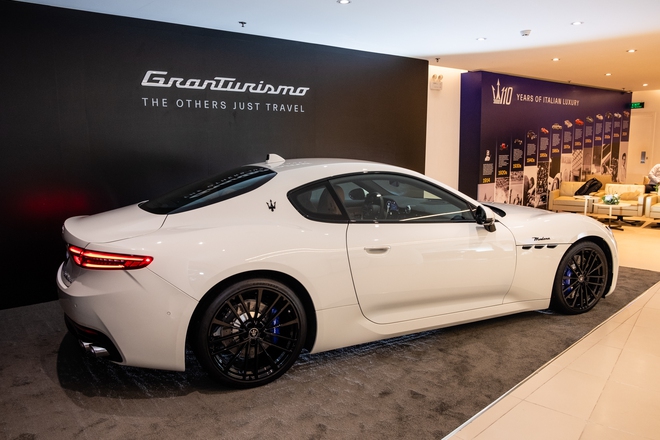 Chi tiết Maserati GranTurismo mới vừa ra mắt Việt Nam: Thiết kế mới, 3 màn hình, 490 mã lực, ADAS, bản thuần điện sẽ về năm sau- Ảnh 5. Chi tiết Maserati GranTurismo mới vừa ra mắt Việt Nam: Thiết kế mới, 3 màn hình, 490 mã lực, ADAS, bản thuần điện sẽ về năm sau- Ảnh 5.