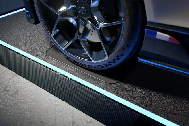 Xe Bugatti có 'nhà riêng' đẳng cấp như thế này: Như thể tủ trưng bày cho báu vật vô giá, điều hòa đa chức năng, camera an ninh, máy dò khói, cảm biến kính- Ảnh 12. Xe Bugatti có 'nhà riêng' đẳng cấp như thế này: Như thể tủ trưng bày cho báu vật vô giá, điều hòa đa chức năng, camera an ninh, máy dò khói, cảm biến kính- Ảnh 12.