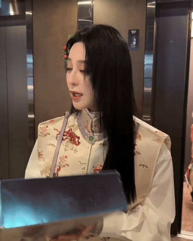 Sao hạng S hẹn hò tỷ phú U90 tiết lộ bữa sáng gọn nhẹ, thần dược dưỡng nhan cũng chỉ đến thế- Ảnh 3. Sao hạng S hẹn hò tỷ phú U90 tiết lộ bữa sáng gọn nhẹ, thần dược dưỡng nhan cũng chỉ đến thế- Ảnh 3.