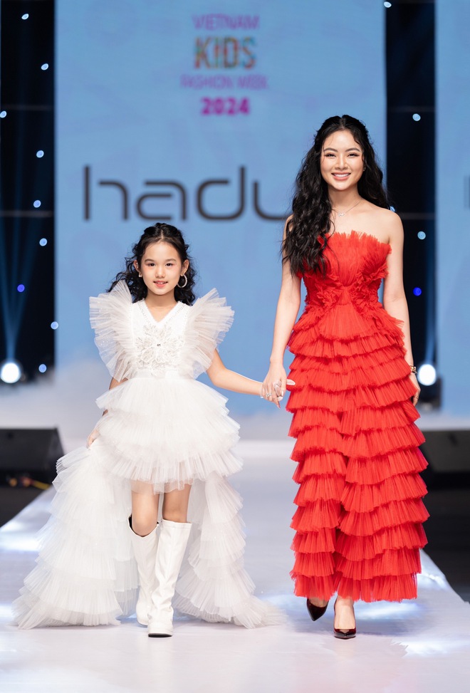 Vietnam Kids Fashion Week 2024 - "Tự tin tỏa sáng - Làm chủ tương lai"- Ảnh 10.