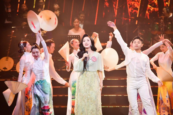 Chân dung cô gái 20 tuổi giành giải Nhất "Tiếng hát Hà Nội 2024"- Ảnh 6. Chân dung cô gái 20 tuổi giành giải Nhất "Tiếng hát Hà Nội 2024"- Ảnh 6.