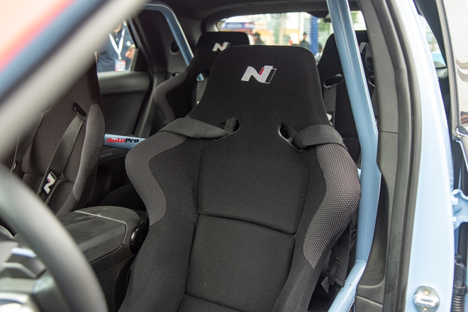 Hyundai Ioniq 5 N mạnh như siêu xe drift cực cháy giữa ngàn khán giả TP.HCM, xe điện nhưng 'giật tê người' sướng như xe xăng- Ảnh 8. Hyundai Ioniq 5 N mạnh như siêu xe drift cực cháy giữa ngàn khán giả TP.HCM, xe điện nhưng 'giật tê người' sướng như xe xăng- Ảnh 8.