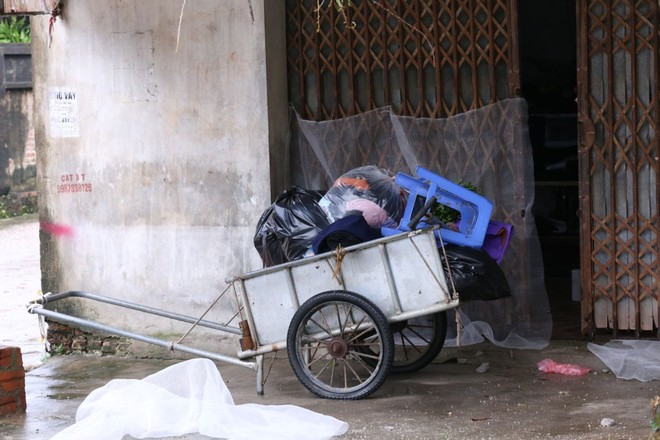 "Rốn lũ" Chương Mỹ chạy ngập: Người dân dùng thuyền đi lại, hết lần ngập này lại đến đợt lụt khác nối nhau- Ảnh 18.