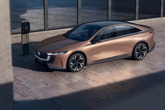 Mazda EZ-6 nếu về Việt Nam trông sẽ thế này: Thêm cánh gió, mâm tối màu, bản động cơ giống Kicks chạy được 1.000km- Ảnh 4. Mazda EZ-6 nếu về Việt Nam trông sẽ thế này: Thêm cánh gió, mâm tối màu, bản động cơ giống Kicks chạy được 1.000km- Ảnh 4.