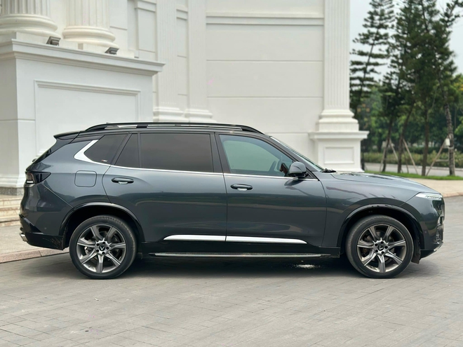 VinFast President 3 năm tuổi rao bán gần 1,5 tỷ đồng: Ngang giá Ford Everest, động cơ V8, nội thất nhiều tiện nghi- Ảnh 5. VinFast President 3 năm tuổi rao bán gần 1,5 tỷ đồng: Ngang giá Ford Everest, động cơ V8, nội thất nhiều tiện nghi- Ảnh 5.