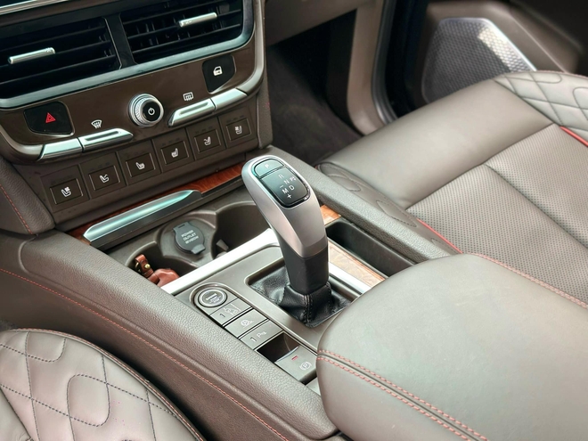 VinFast President 3 năm tuổi rao bán gần 1,5 tỷ đồng: Ngang giá Ford Everest, động cơ V8, nội thất nhiều tiện nghi- Ảnh 10. VinFast President 3 năm tuổi rao bán gần 1,5 tỷ đồng: Ngang giá Ford Everest, động cơ V8, nội thất nhiều tiện nghi- Ảnh 10.