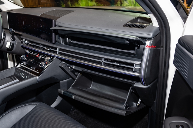 Cận cảnh Hyundai Santa Fe bản Prestige: Giá 1,265 tỷ đồng, tiện nghi gần ngang bản full, dễ thành bản bán chạy- Ảnh 12. Cận cảnh Hyundai Santa Fe bản Prestige: Giá 1,265 tỷ đồng, tiện nghi gần ngang bản full, dễ thành bản bán chạy- Ảnh 12.