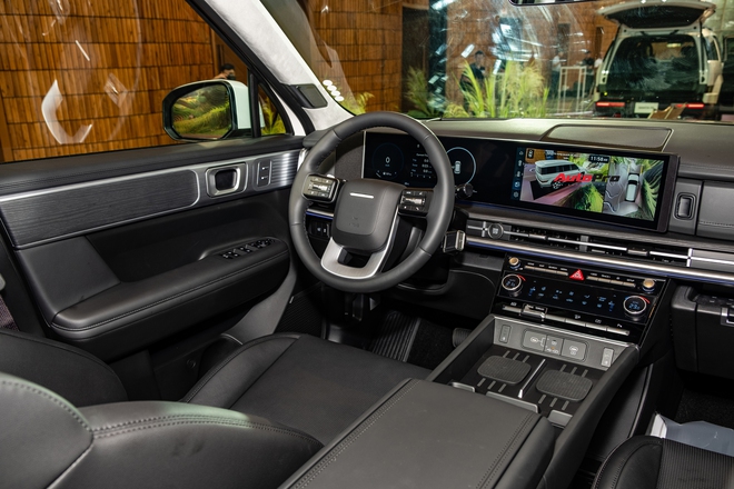 Cận cảnh Hyundai Santa Fe bản Prestige: Giá 1,265 tỷ đồng, tiện nghi gần ngang bản full, dễ thành bản bán chạy- Ảnh 5. Cận cảnh Hyundai Santa Fe bản Prestige: Giá 1,265 tỷ đồng, tiện nghi gần ngang bản full, dễ thành bản bán chạy- Ảnh 5.