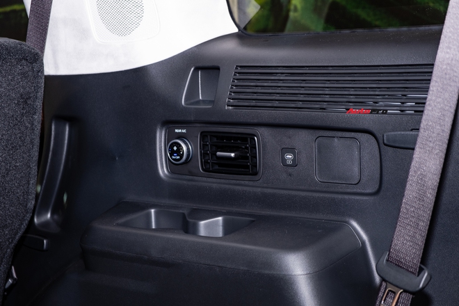 Cận cảnh Hyundai Santa Fe bản Prestige: Giá 1,265 tỷ đồng, tiện nghi gần ngang bản full, dễ thành bản bán chạy- Ảnh 8. Cận cảnh Hyundai Santa Fe bản Prestige: Giá 1,265 tỷ đồng, tiện nghi gần ngang bản full, dễ thành bản bán chạy- Ảnh 8.