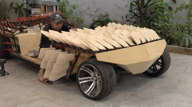 Chán làm xe bình thường, ông bố 9X ở Bắc Ninh tự chế mô hình BMW 'Rồng lửa' bằng gỗ tặng các con- Ảnh 8. Chán làm xe bình thường, ông bố 9X ở Bắc Ninh tự chế mô hình BMW 'Rồng lửa' bằng gỗ tặng các con- Ảnh 8.