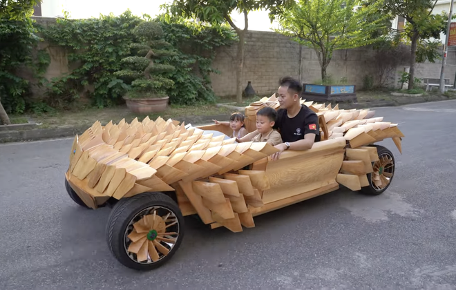Chán làm xe bình thường, ông bố 9X ở Bắc Ninh tự chế mô hình BMW 'Rồng lửa' bằng gỗ tặng các con- Ảnh 12. Chán làm xe bình thường, ông bố 9X ở Bắc Ninh tự chế mô hình BMW 'Rồng lửa' bằng gỗ tặng các con- Ảnh 12.