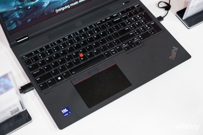 Lenovo 'tăng ga' trong cuộc đua trí tuệ nhân tạo với loạt Máy trạm và Máy trạm di động AI mới- Ảnh 15.